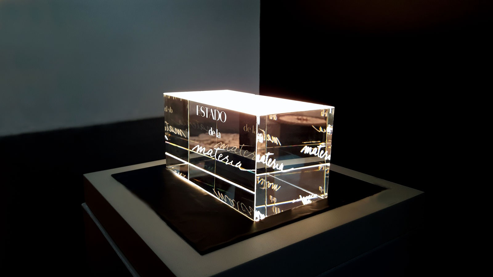 Cristina Casabó - Estado de la materia, 2016 - Cristal Labrado a Lasr, Luz