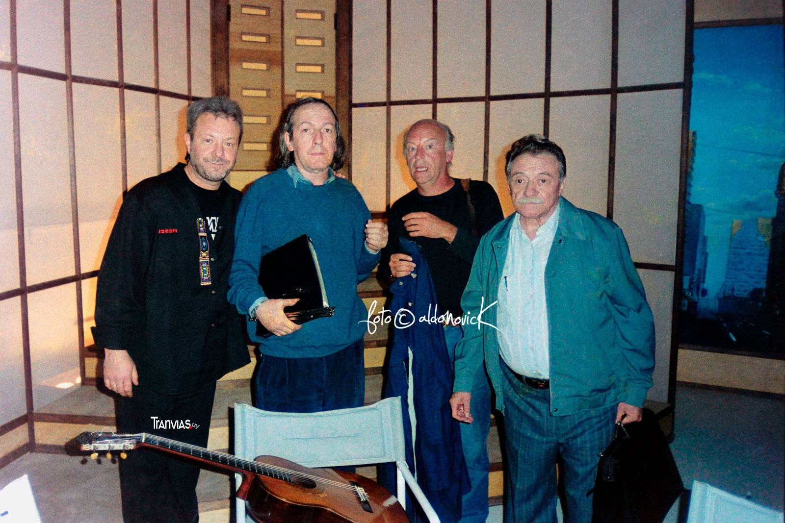 León Gieco, Daniel Viglietti, Eduardo Galeano, Mario Benedetti, programa de Omar Gutierrez, Canal 4, 1995, foto © aldo novick