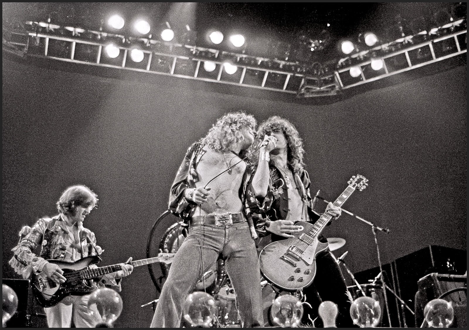 Led Zeppelelin, John Paul Jones, Robert Plant and Jimmy Page, Londres 24th May 1975. Photo by Dick Barnatt/Redferns