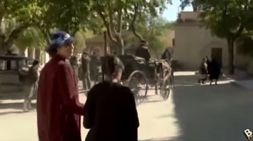 El tiempo entre costuras