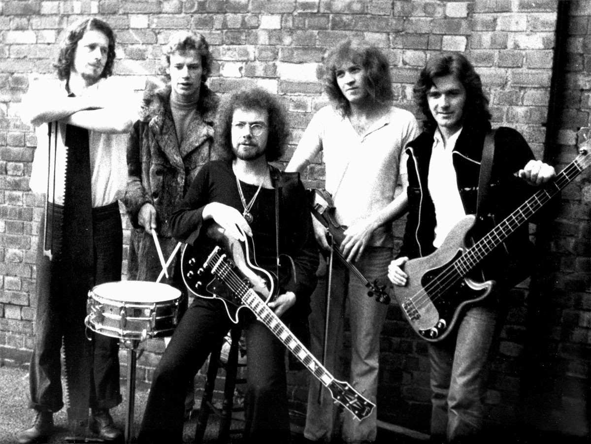 King Crimson, 1973. Desde la derecha, Muir, Bruford, Fripp, Cross y Wetton