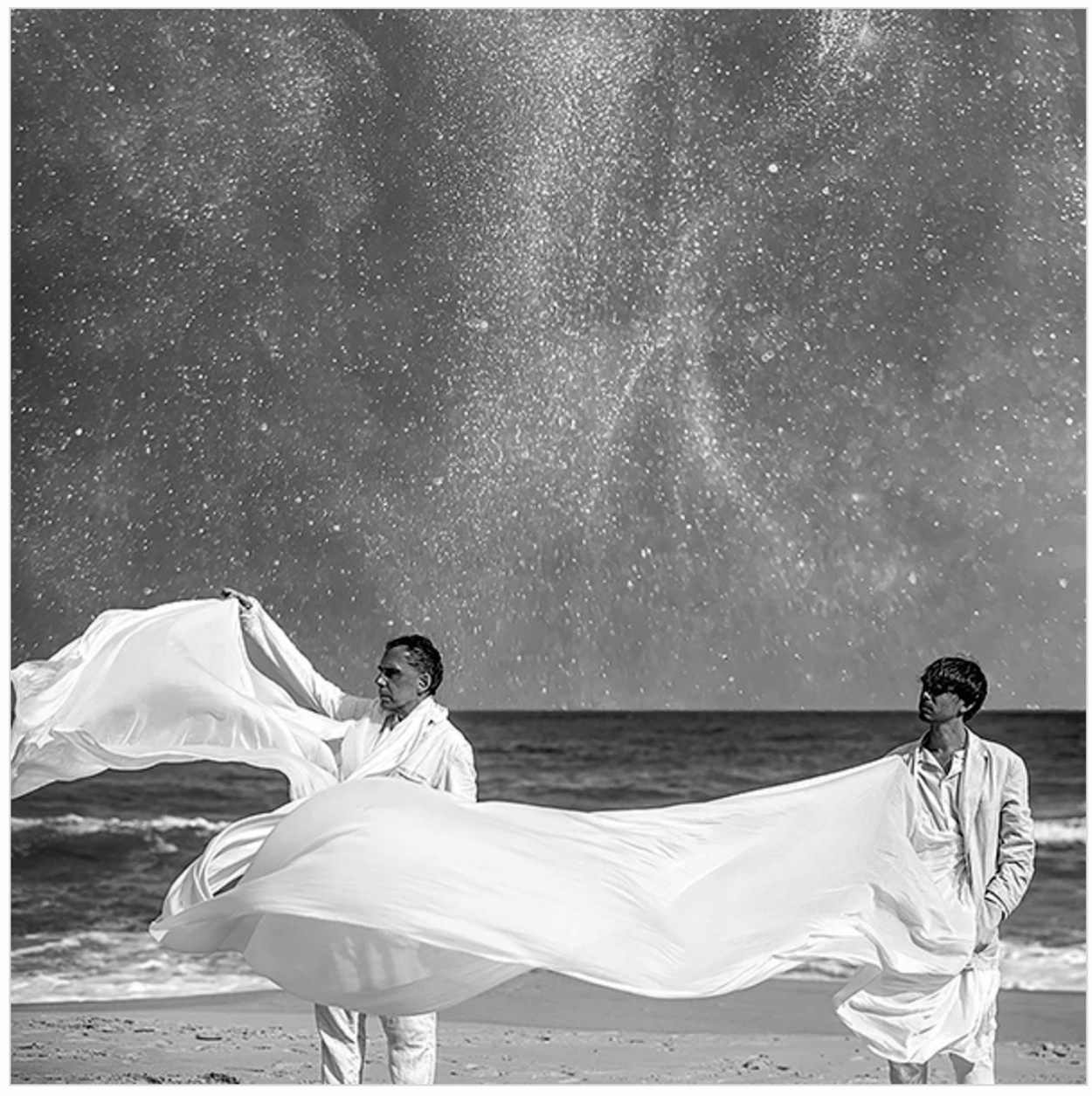Arnaldo Antunes y Vitor Araújo - Lágrimas en el mar 