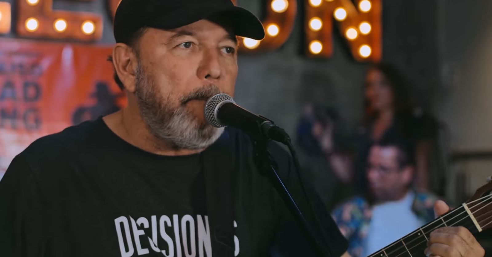 Rubén Blades presenta Paraiso Road Gang