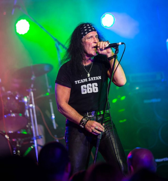DAVE EVANS  primer vocalista de AC/CD en Montevideo